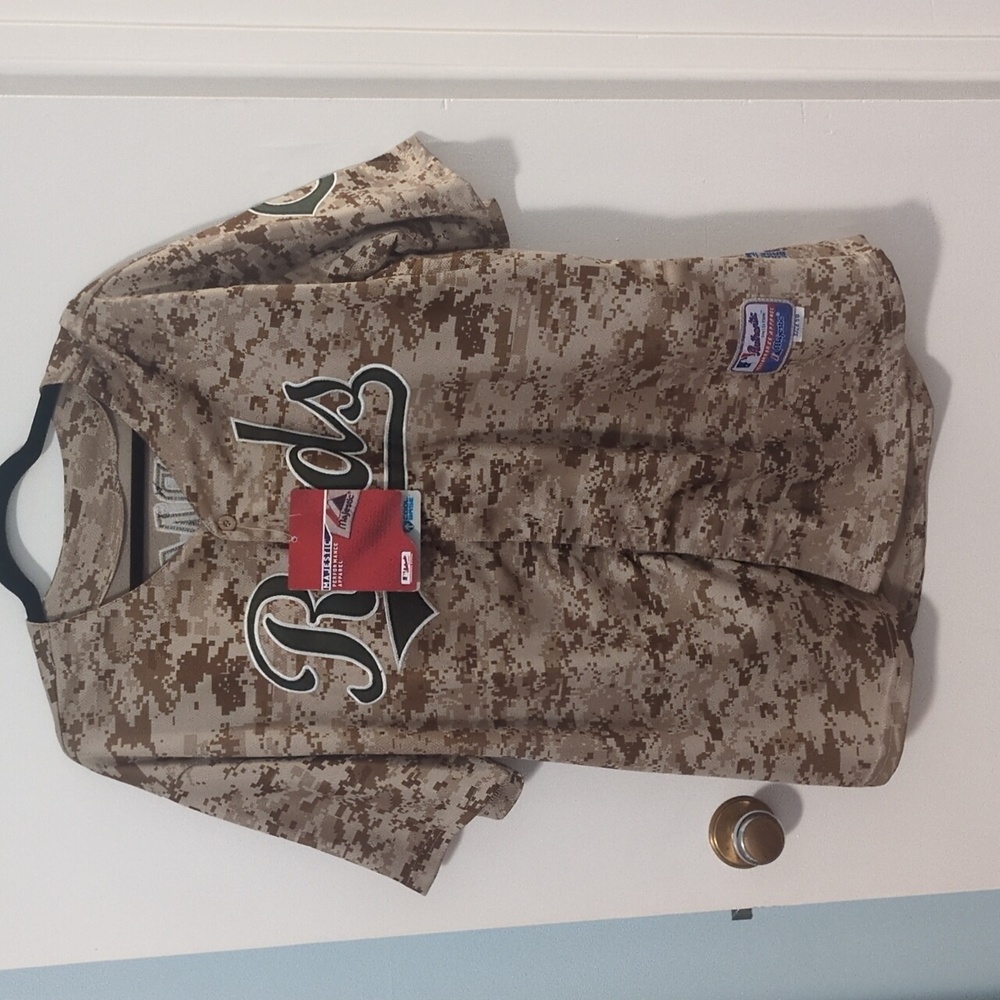 Aroldis Chapman SIGNED Jersey